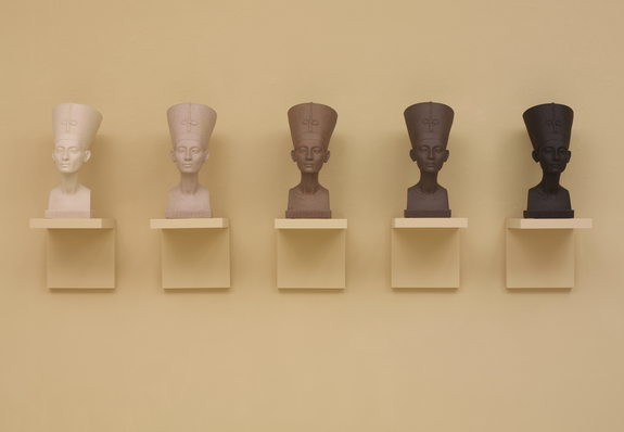 Grey Area (Brown version), 1993 5 painted plaster busts, 5 painted wood shelves Photograph by Ellen Labenski, courtesy Pace Gallery © Fred Wilson
